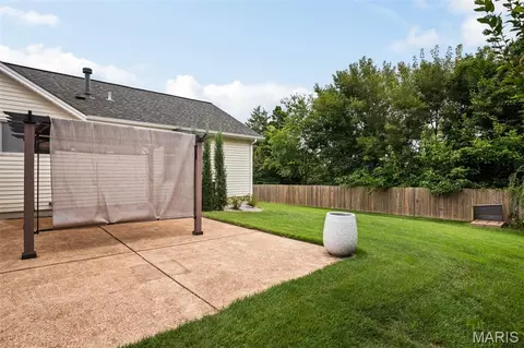 Exterior - 705 Stone Canyon Dr, Ballwin, MO 63021 photo 6 of 10