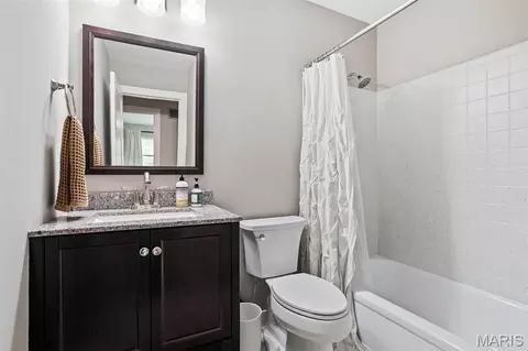 Bath - 705 Stone Canyon Dr, Ballwin, MO 63021 photo 3 of 4