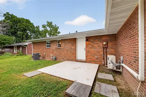 Exterior - 171 N Nike St, Hecker, IL 62248 photo 6 of 10