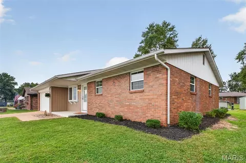 Exterior - 171 N Nike St, Hecker, IL 62248 photo 3 of 10