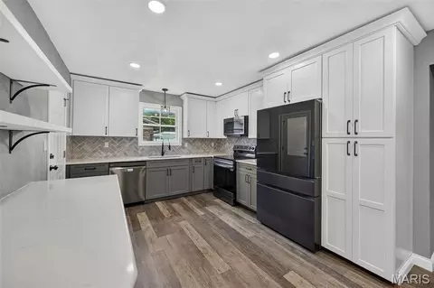 Kitchen - 171 N Nike St, Hecker, IL 62248 photo 2 of 3
