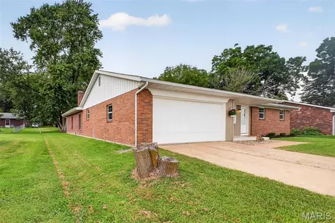 Exterior - 171 N Nike St, Hecker, IL 62248 photo 5 of 10