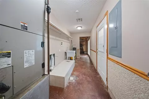 Entry Way - 10300 County Road 5260, Rolla, MO 65401 photo 1 of 1