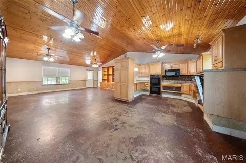 Living - 10300 County Road 5260, Rolla, MO 65401 photo 3 of 3
