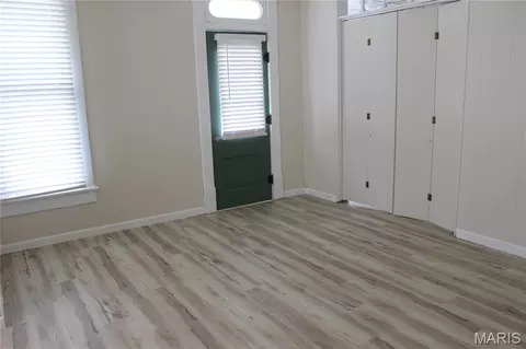 205 Georgia St, Perry, MO 63462 photo 6