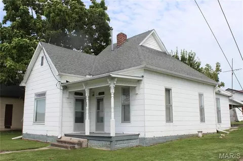 205 Georgia St, Perry, MO 63462
