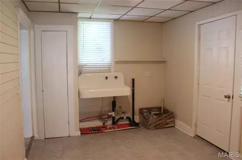 205 Georgia St, Perry, MO 63462 photo 3