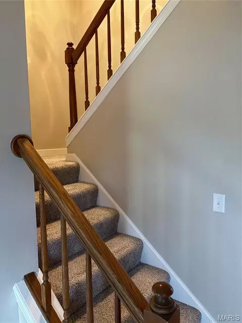 Entry Way - 1002 Sara Jane Ln, Saint Clair, MO 63077 photo 2 of 3