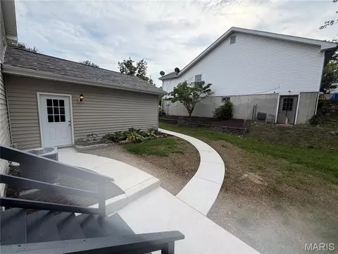 Exterior - 1002 Sara Jane Ln, Saint Clair, MO 63077 photo 6 of 6