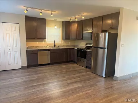 Kitchen - 1002 Sara Jane Ln, Saint Clair, MO 63077 photo 2 of 3