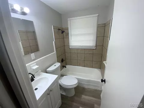 Bath - 104 Fenwick Dr, Ferguson, MO 63135 photo 1 of 1
