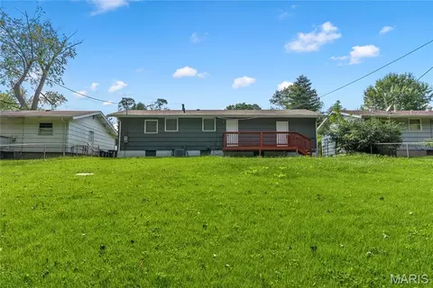 104 Fenwick Dr, Ferguson, MO 63135 photo 2