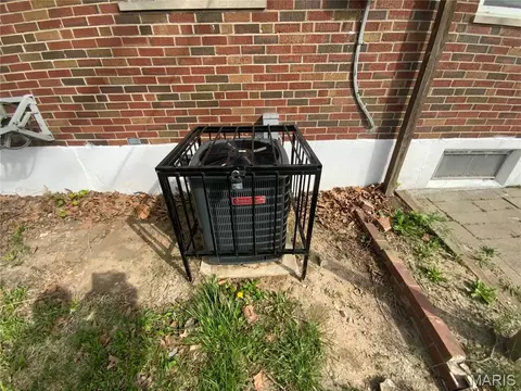 Exterior - 944 Lebon Dr, Saint Louis, MO 63137 photo 4 of 4