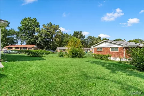 944 Lebon Dr, Saint Louis, MO 63137 photo 6