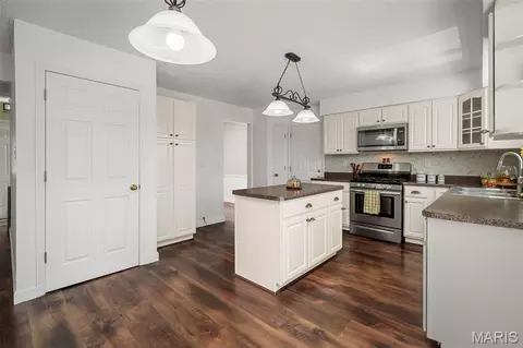 Kitchen - 120 Bromley Ct, O'fallon, MO 63368 photo 2 of 5