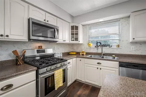 Kitchen - 120 Bromley Ct, O'fallon, MO 63368 photo 4 of 5