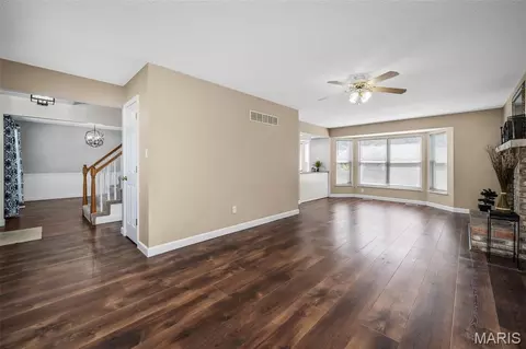 Living - 120 Bromley Ct, O'fallon, MO 63368 photo 3 of 5