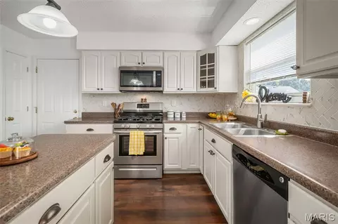 Kitchen - 120 Bromley Ct, O'fallon, MO 63368 photo 3 of 5