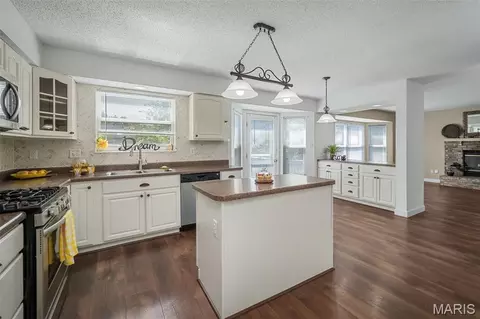 Kitchen - 120 Bromley Ct, O'fallon, MO 63368 photo 5 of 5