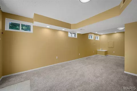 Living - 120 Bromley Ct, O'fallon, MO 63368 photo 5 of 5
