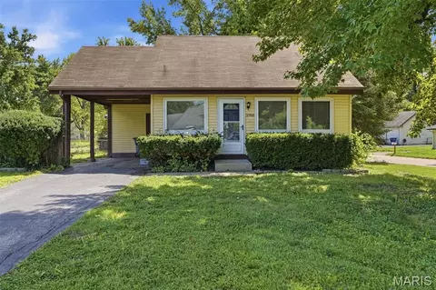 2760 Grants Pkwy, Florissant, MO 63031