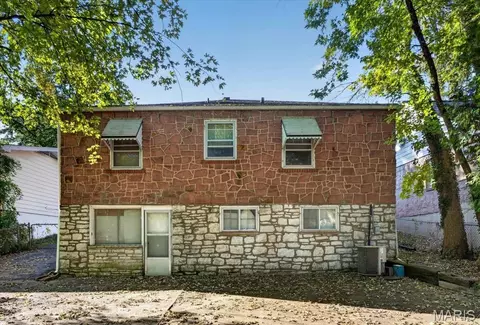 Exterior - 715 E Jackson Rd, Saint Louis, MO 63119 photo 5 of 7