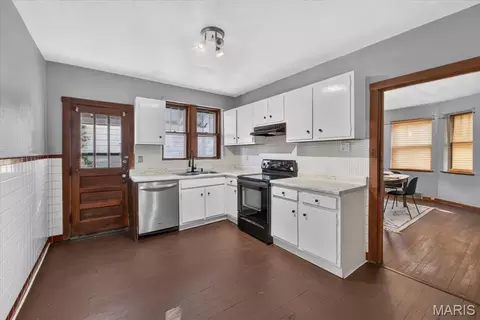 Kitchen - 715 E Jackson Rd, Saint Louis, MO 63119 photo 1 of 2