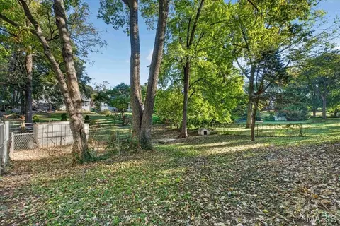 Exterior - 715 E Jackson Rd, Saint Louis, MO 63119 photo 7 of 7