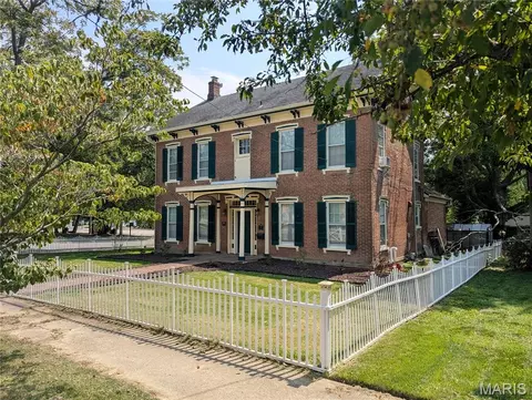 322 E Main St, Greenville, IL 62246