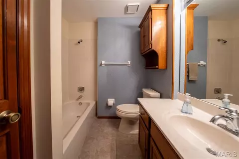 Bath - 11 Dax Ct, Bridgeton, MO 63044 photo 5 of 6