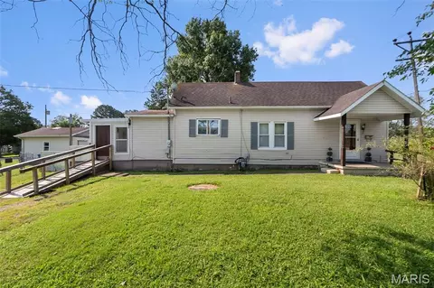 218 Lula Ave, Scott City, MO 63780