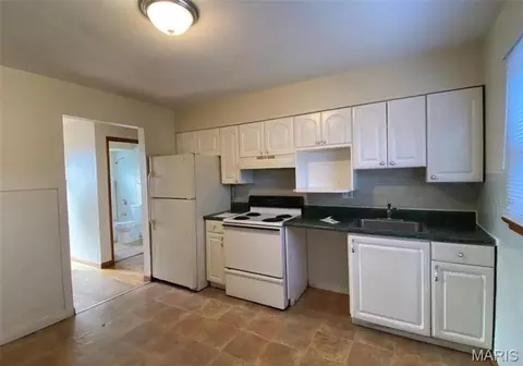 6824 Larry Ln, Berkeley, MO 63134 photo 3