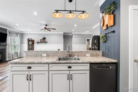 Kitchen - 5020 Eagle Wing Ct, Eureka, MO 63025 photo 5 of 5