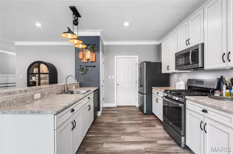 Kitchen - 5020 Eagle Wing Ct, Eureka, MO 63025 photo 3 of 5