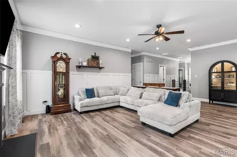 Living - 5020 Eagle Wing Ct, Eureka, MO 63025 photo 2 of 2