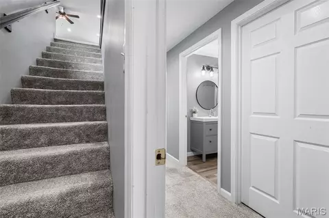 Entry Way - 5020 Eagle Wing Ct, Eureka, MO 63025 photo 8 of 9