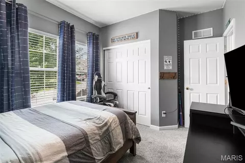 Bedroom - 5020 Eagle Wing Ct, Eureka, MO 63025 photo 2 of 7