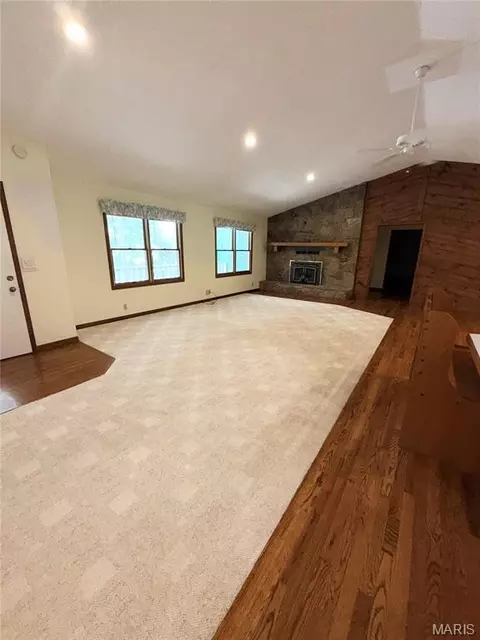 Living - 10950 Harris Ct, Rolla, MO 65401 photo 9 of 9