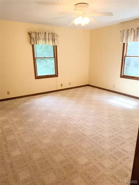 Bedroom - 10950 Harris Ct, Rolla, MO 65401 photo 3 of 5