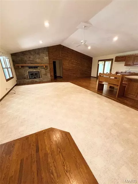 Living - 10950 Harris Ct, Rolla, MO 65401 photo 8 of 9