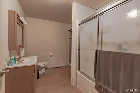 Bath - 9630 Crane Dr, Bucyrus, MO 65444 photo 1 of 2