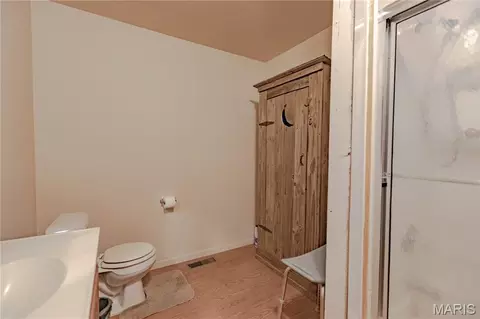 Bath - 9630 Crane Dr, Bucyrus, MO 65444 photo 2 of 2