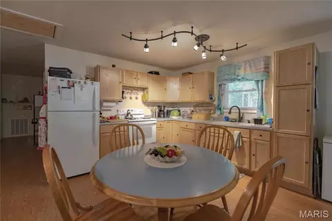 Kitchen - 9630 Crane Dr, Bucyrus, MO 65444 photo 2 of 2