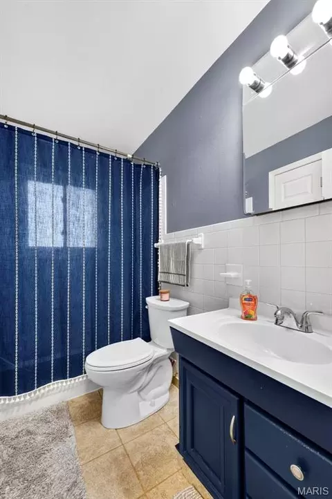 Bath - 204 Appletree Ct, Arnold, MO 63010 photo 2 of 4