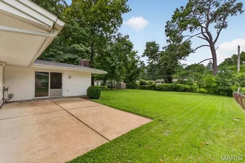 Exterior - 309 Spring Meadows Dr, Manchester, MO 63011 photo 3 of 5