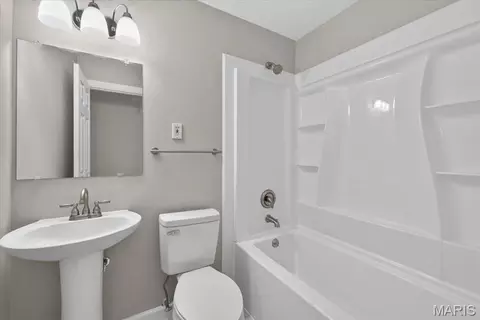 Bath - 309 Spring Meadows Dr, Manchester, MO 63011 photo 1 of 2