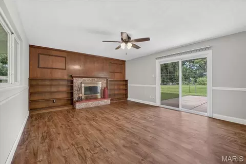 Living - 309 Spring Meadows Dr, Manchester, MO 63011 photo 5 of 6