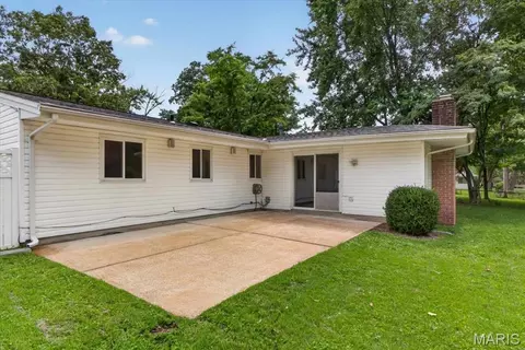 Exterior - 309 Spring Meadows Dr, Manchester, MO 63011 photo 2 of 5