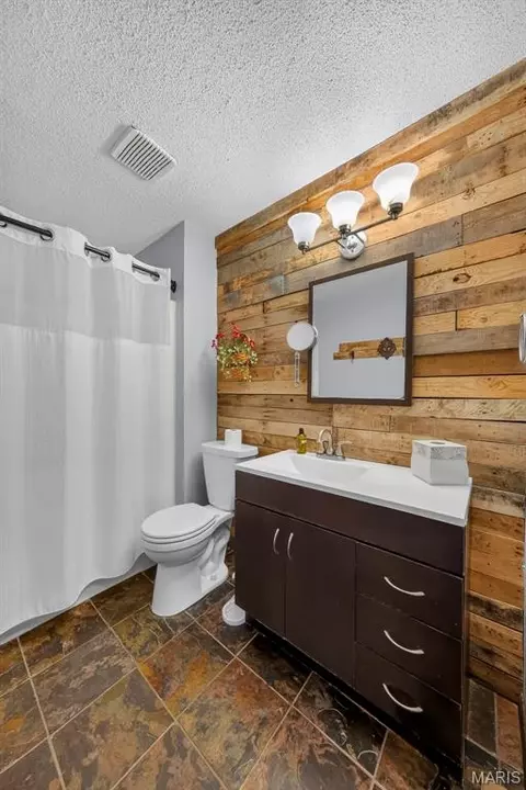 Bath - 120 Cedar Ln, Hermann, MO 65041 photo 1 of 6