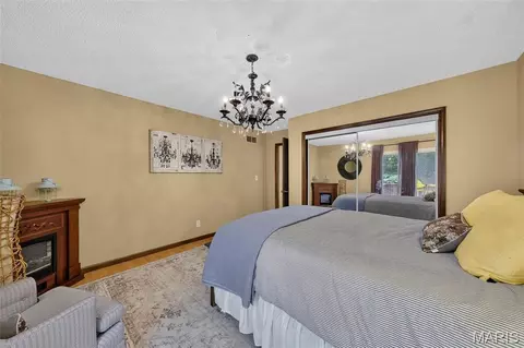 Bedroom - 120 Cedar Ln, Hermann, MO 65041 photo 3 of 9